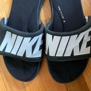 Nike ultra soft slide